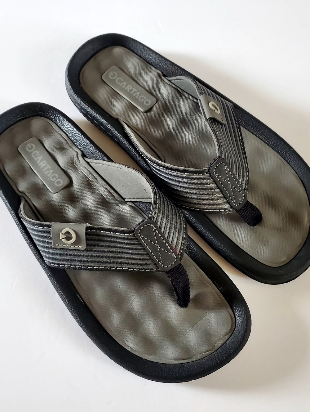 Cartago Men's Grey Flip Flop Sandals Size 8
